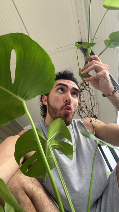 do you find me #attractive? many men say I am NOT good looking. are they right? https://t.co/HDkL4cv<a href="/tag/attractive"class="tags">#attractive</a>