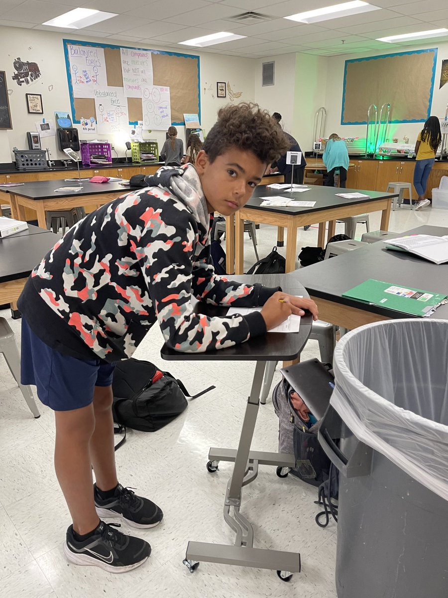 SJMSTigerPride's tweet image. Is it an element or compound? Students are deciding if these everyday substances are elements or compounds and counting how many atoms are present. #CoolScience