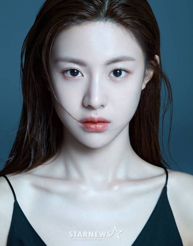 iconickdramas's tweet photo. #GoYounJung was offered the role of female lead in Hong Sister’s new romcom where #KimSeonHo is in talks to lead! 

#CanThisLoveBeTranslated tells the romance of top actors and multi-language interpreters. https://t.co/u70lxqlN0Y