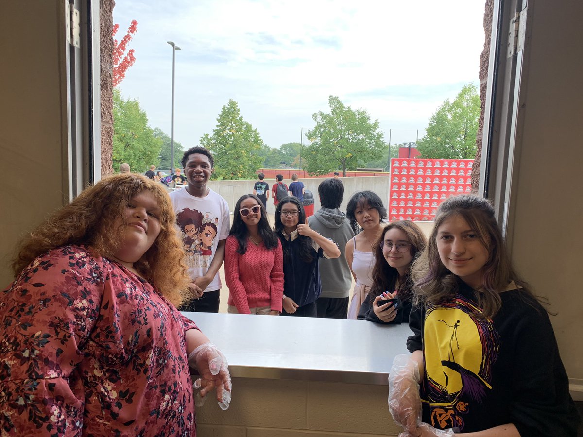 Sophomore Class Council 24-25 tweet media