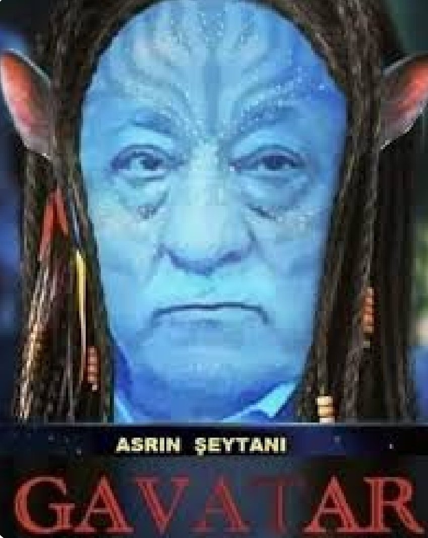 İstanbul’da Mustafa Kemal Atatürk’ün fotoğrafına saygısızlık yapan lise öğrencisinin görüntüleri sosyal medyada büyük tepki çekti. Gözaltına alınan 17 yaşındaki A.E.S. çıkarıldığı mahkeme tarafından tutuklandı.        adı: Emin Soyyiğit

babası: deva partisi yöneticisi

dayısı: