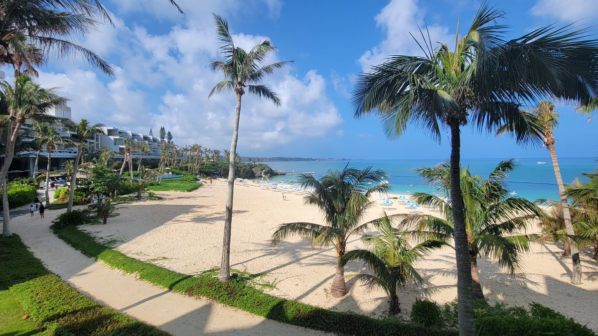 Commuting_rush's tweet image. 沖縄行ってきました🏝
古宇利島から美ら海水族館、ハートロックに万座毛、さらにおきなわワールドに国際通り。
宿泊したホテルもプライベートビーチ付きで文句なしの4日間でした。
#沖縄旅行