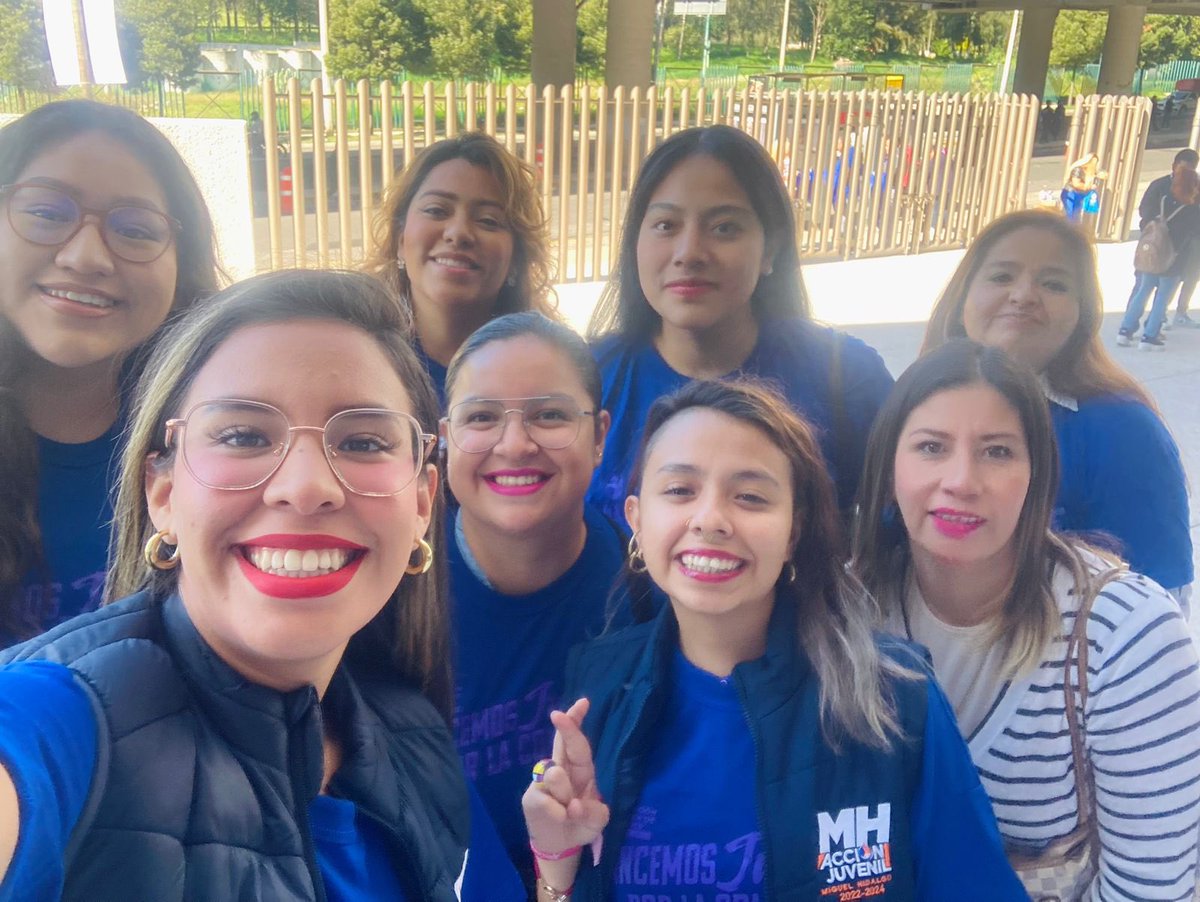 AccionJMH's tweet photo. Las mujeres de Acción Juvenil Miguel Hidalgo presentes en el Encuentro Nacional Mujeres  de Acción , sin duda un excelente evento ! 💜 https://t.co/kxeFW6HUvr