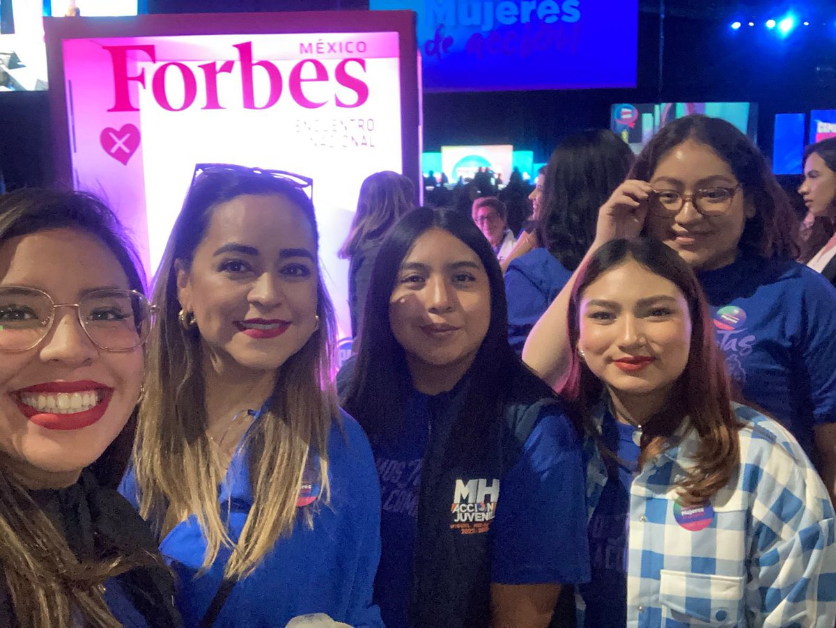AccionJMH's tweet photo. Las mujeres de Acción Juvenil Miguel Hidalgo presentes en el Encuentro Nacional Mujeres  de Acción , sin duda un excelente evento ! 💜 https://t.co/kxeFW6HUvr