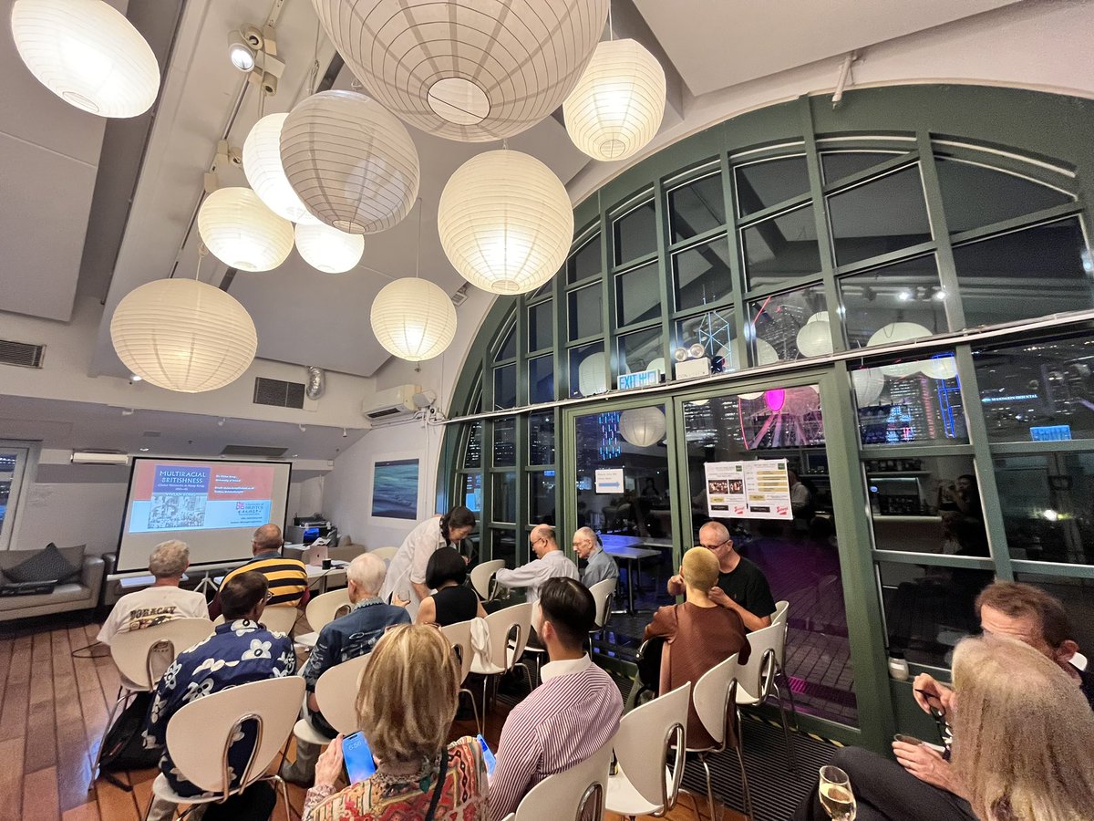 viviankonghk's tweet photo. My first book talk😬 A big thanks to Royal Asiatic Society HK for the invite &amp; booking the wonderful venue, and to all of you who came ytd. Special thanks to @bickers &amp; @Martyn_Powell, who had listened to me talking about my work so many times but still came to show support! https://t.co/vVdmqErTTv