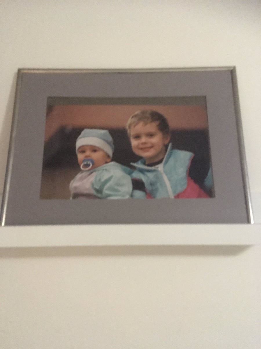 hvac_jamo's tweet photo. Lapsuusmuistoja jostain tuhansien vuosien takaa ja tuolloinkin on näköjään ollut silmäpussit, silmien alla… ei voi mitään, koska elämä on 😍❤️. #lapsuusmuistoja #tuhansien #vuosien #takaa https://t.co/D0t2wE6ouT