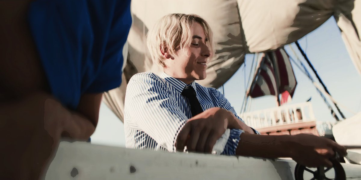 ⠀ 

ความคิดในหัวกระเจิงหลังรู้สึกถึงแรงกระตุกจากเบ็ดตกปลา มือหนากำเบ็ดตกปลามั่นก่อนออกแรงดึงมันขึ้นมา

“เฮ้ทุกคน! ฉันได้ปลาตัวแรกแล้ว”

ไม่พูดเปล่ายกเบ็ดขึ้นโชว์ปลาที่กำลังดิ้นไปมาให้ทุกคนเห็นกันชัดๆ

⠀