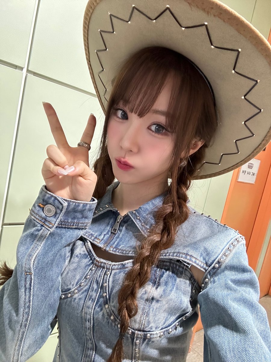 WOOAH 우아 tweet media