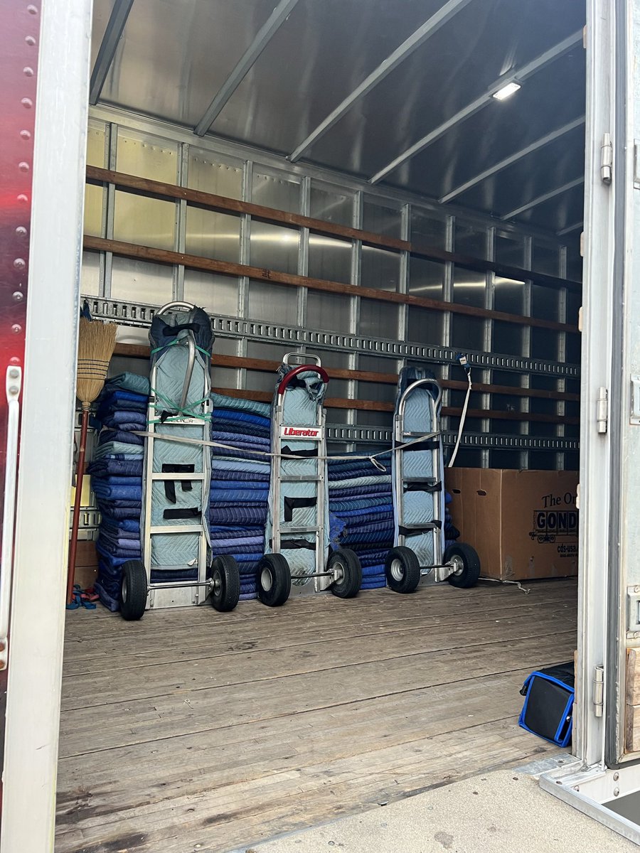 Behind the scenes!

Check out the inside of a truck at a move, a well prepped truck helps our team work safely and efficiently. 👍🏼

#Moving #trucksafety