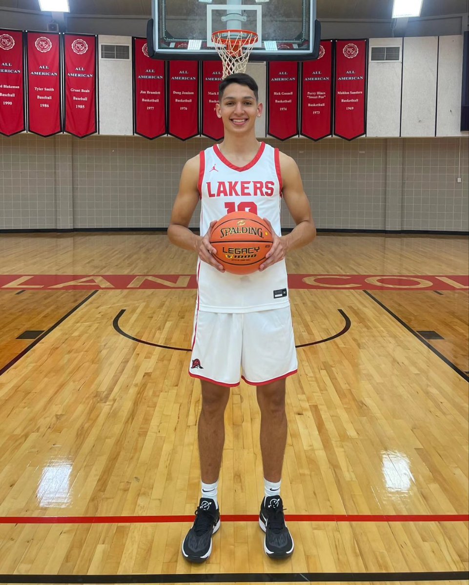 Samuhin_12's tweet image. Year 1️⃣ step closer 🇨🇴.
@LLC_Basketball @Coachlarry32 @Rameybasketball @PrepLegacy