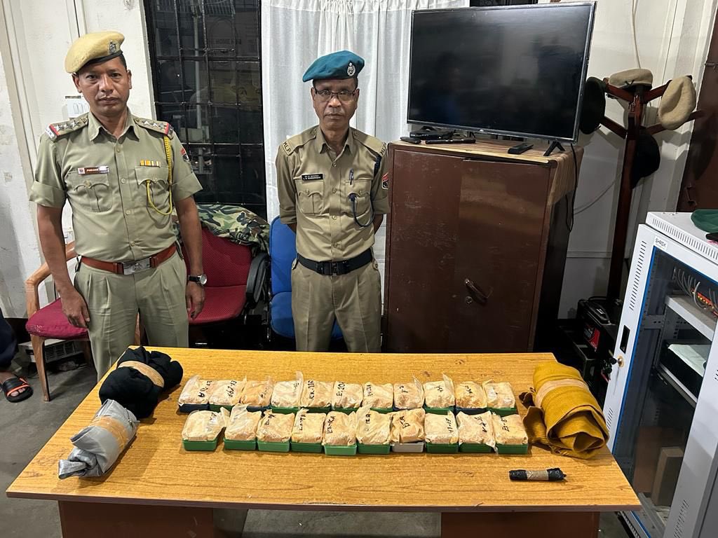 SangmaConrad's tweet photo. A Major success Through Police-Public cooperation!
In Shillong, a major drug bust worth over ₹2 crore took place yesterday night. What makes this success unique is the pivotal role played by an alert Sumo driver who promptly informed the Police about a suspicious bag.Many congratulations to the Sumo driver for his quick thinking and courage. He will be aptly rewarded for his honesty.

@lrbishnoiips and his team have been tirelessly working to combat the menace of drug trafficking. Such joint effort is a glorious example of the importance of public cooperation to fulfil our dream of #DrugFreeMeghalaya.
@HMOIndia @Narcoticsbureau @PIB_India @ANI @PIBShillong @MeghalayaPolice @proshillong  @DiprMeghalaya