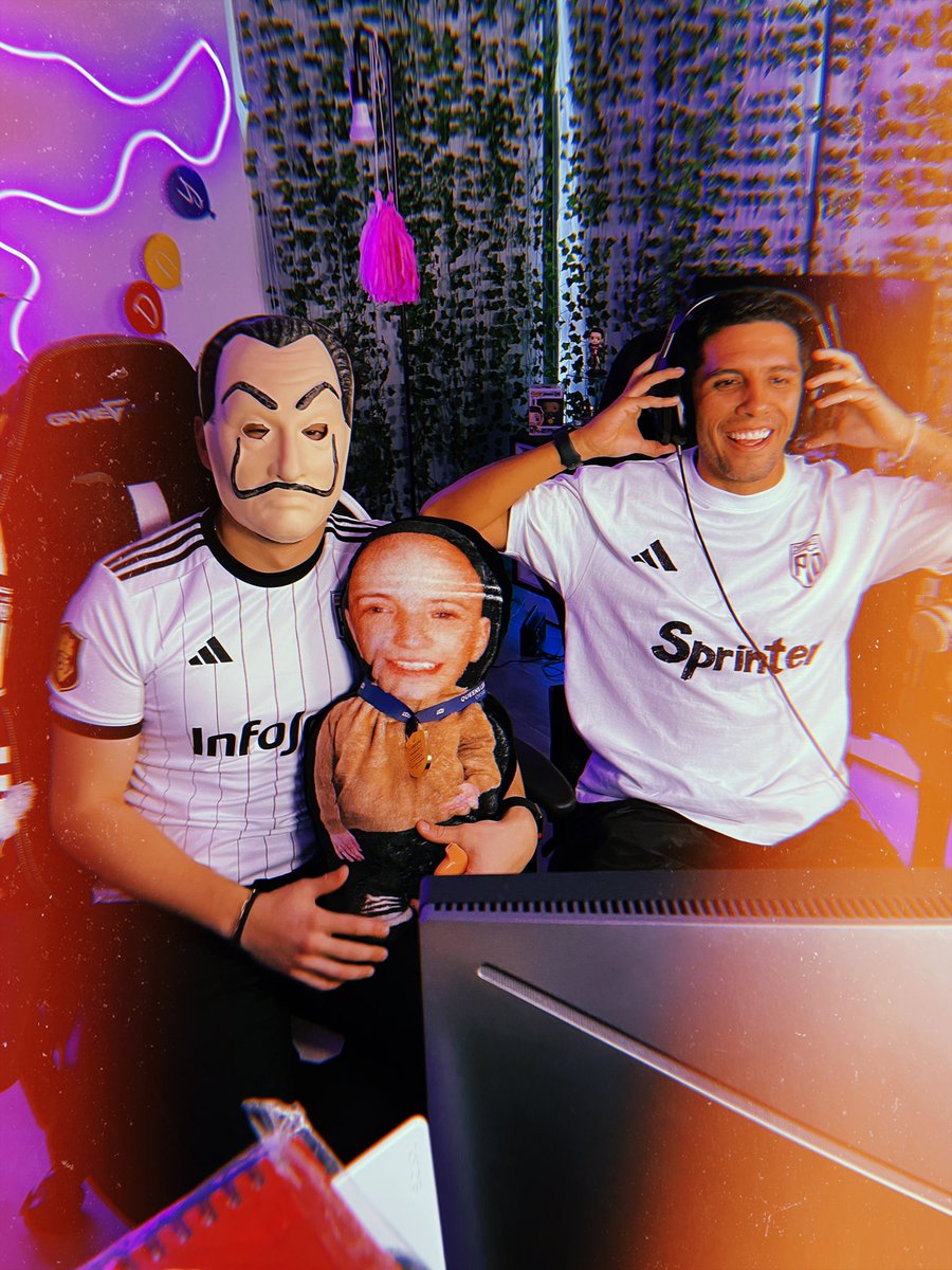 soychapa_'s tweet image. Retweet quien quiere vernos juntos de nuevo 🥺