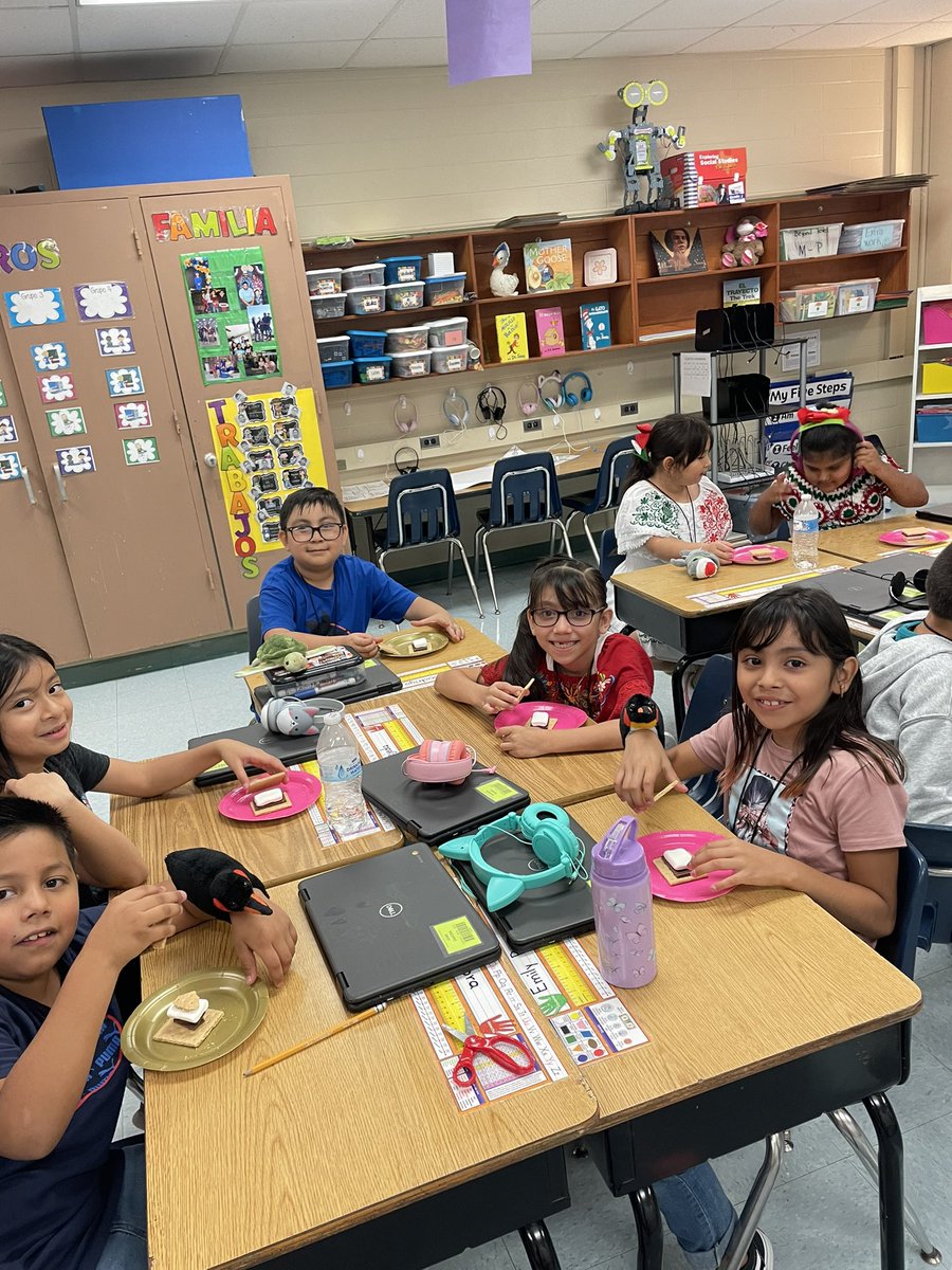 Eating s’mores was fun!! Learning about physical and chemical changes 😉 #Fishertigers