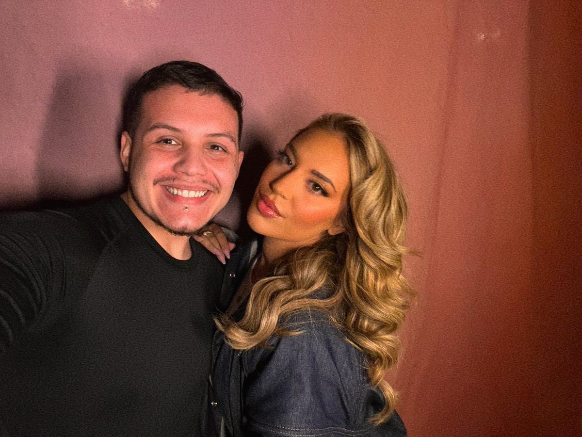 endlesslynv's tweet photo. love you alina!!! such a pleasure meeting you 🤎 @alinabaraz https://t.co/WeHjQm9Qra