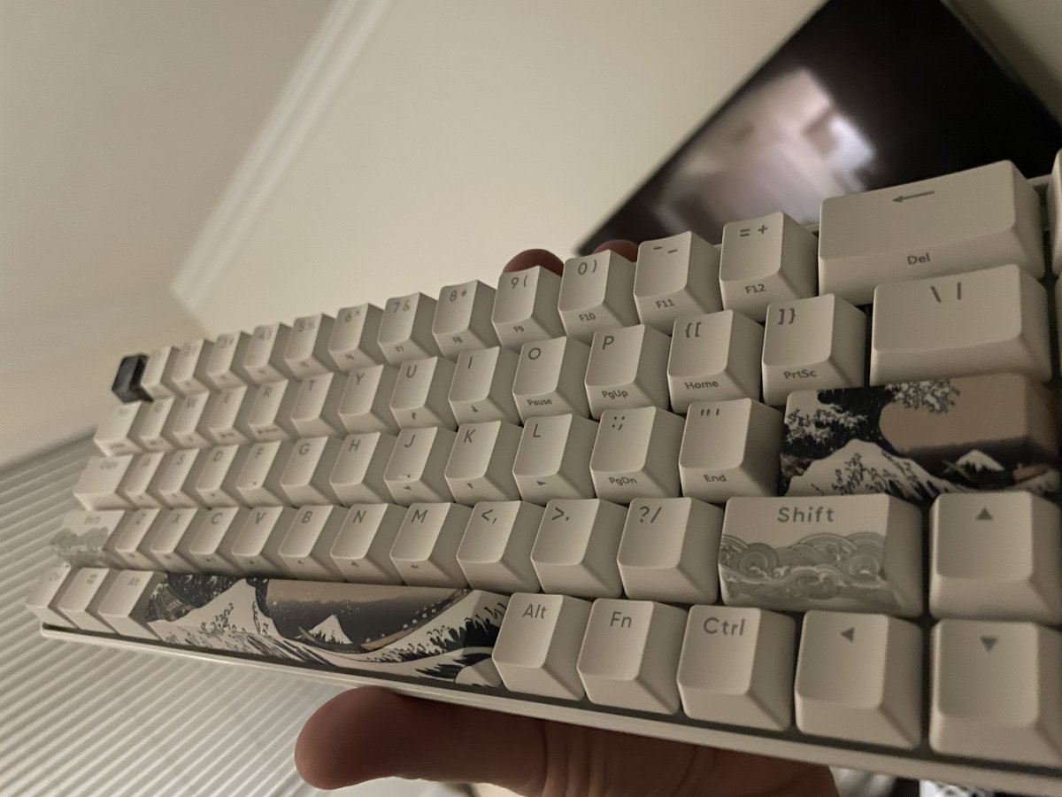 Ricky 🦇 tweet media