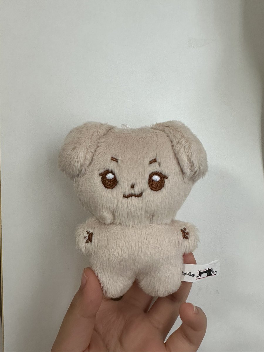 plzhelpme000's tweet photo. 여자아이들 우기 10cm 인형 송보리 털정리 안 했구요 반택포 1.6에 양도합니다 디엠 주세요!! https://t.co/ojM8e1PEmj