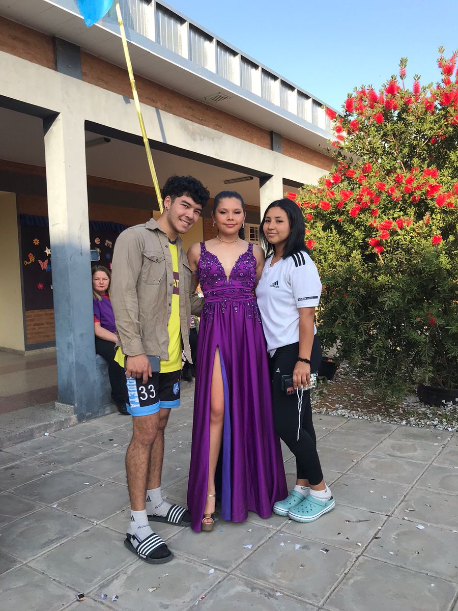 aunque no se los diga seguido saben que yo los amo mucho a los dos gracias por estar siempre cuando los necesité, prometo estar con ustedes en las buenas y en las malas ya que de eso se trata la amistad... los amo mis loca💘❤️‍🩹