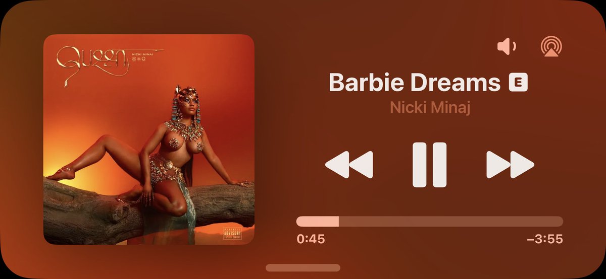 Barbiana_Tingz's tweet photo. iOS 17 update โStand By Modeโ featuring The Queen ๐๐งก @Apple @NICKIMINAJ #iOS17 #standbymode https://t.co/m31ETkMyfq