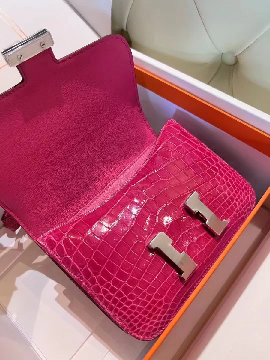Exotic_Lin's tweet photo. High glossy #crocodile #Constance19 in pink color https://t.co/2jq9xAvgVX