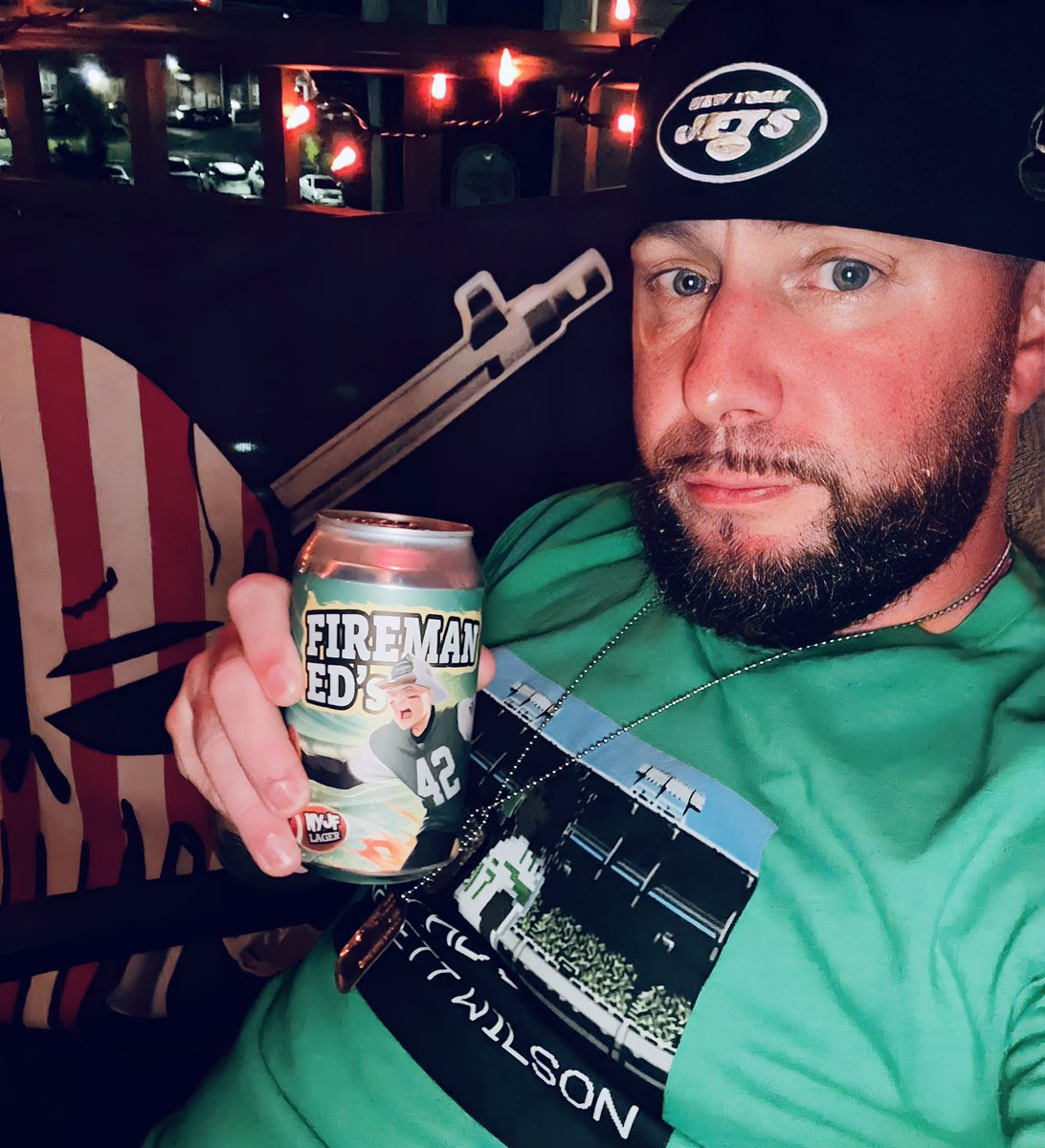 @NYJFpod @firemaned42_  I usually don’t venture out of my comfort zone with beer but after sampling this….I’m hooked.🤙🏼 #nyjets #TakeFlight #wethefans