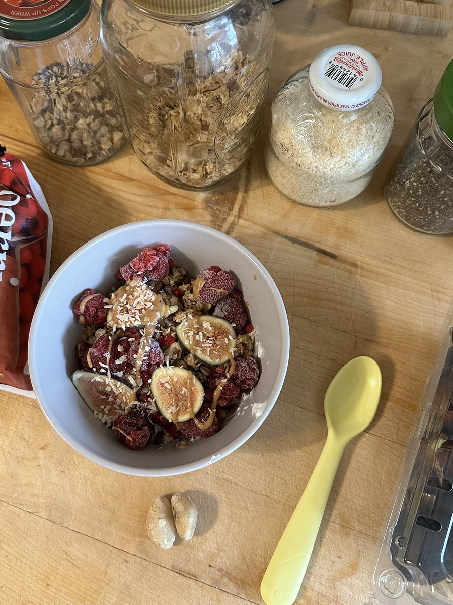 dev0chkagirl's tweet photo. hello friends its has been a while! rest assured i am still cooking it up 🥄 https://t.co/wRa1oCtO0O