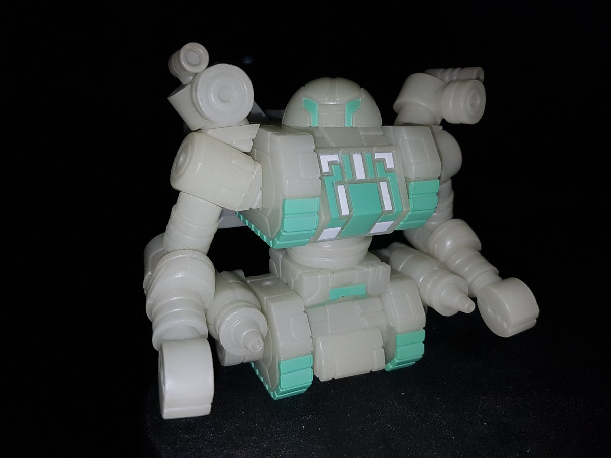 TheLocalBard's tweet image. Sentinel The Protector from Toyfinity&apos;s run of the Robo Force toy line.  Still one of my favorites.

#RoboForce #Toyfinity #SentinelTheProtector #GlowInTheDark #Glyos @JohnDoctorKent