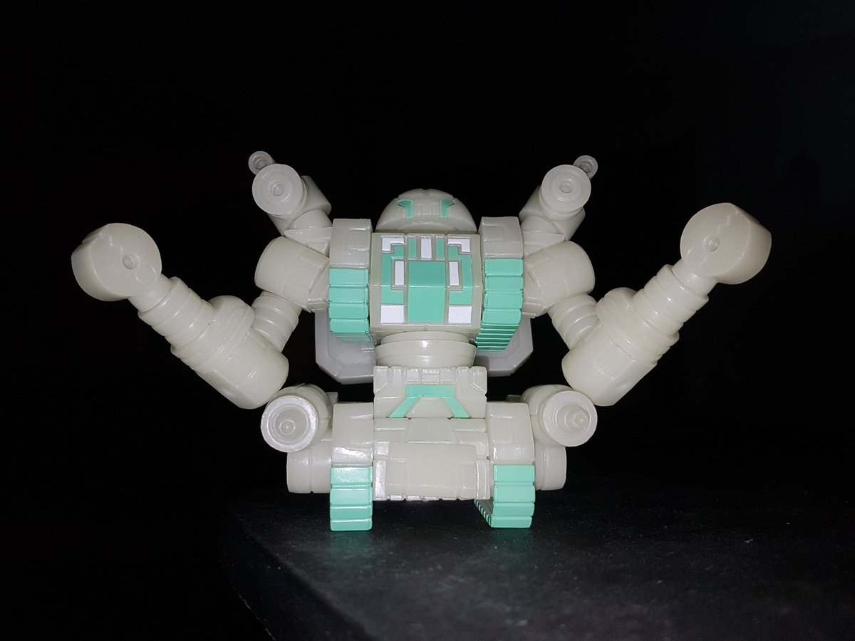 TheLocalBard's tweet image. Sentinel The Protector from Toyfinity&apos;s run of the Robo Force toy line.  Still one of my favorites.

#RoboForce #Toyfinity #SentinelTheProtector #GlowInTheDark #Glyos @JohnDoctorKent