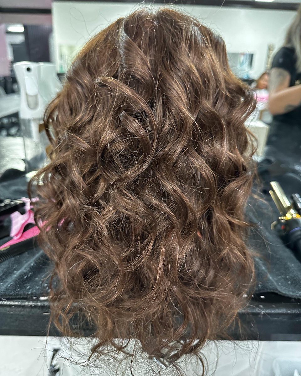 madsmasterpiece's tweet photo. My first curls with a Marcel Curling Iron! This is Janet my mannequin. https://t.co/MCqL1mQF4o