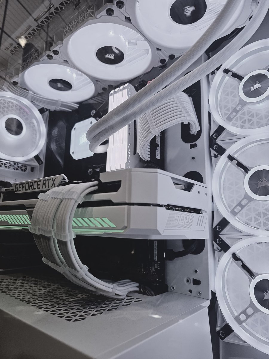 Dark Moon Custom PCs tweet media