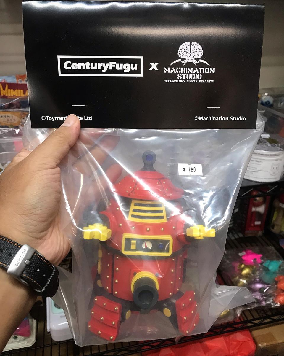 toysrevil's tweet photo. Images on #TOYSREVIL #Instagram: https://t.co/Z6Qha0B1qG
First time seeing and holding in-hand JUKI “SAMURAI” Edition colorway from #CenturyFugu X @MachinationStudi#, currently available in-store at #OzzoCollection!
#vinyltoy #sofubi https://t.co/MxrLwG99Mn