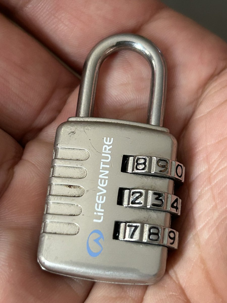 ᴎᴎ∀W⊥ᴚ∀H ᴎƎ𐐒 tweet media