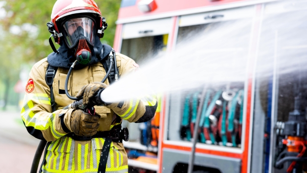 Brandweerwerk ervaren tijdens open oefenavond brandweerpost Laren -  laardercourant.nl/l/322274
