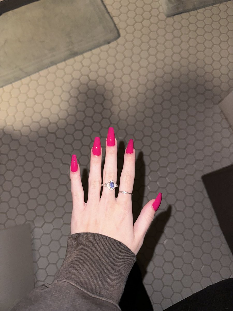 madsmasterpiece's tweet photo. life’s not perfect, but my nails always are! https://t.co/6H1RU9hNp9