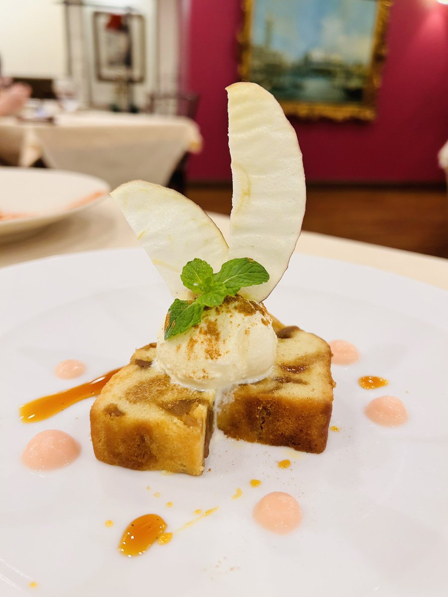 almandolino1978's tweet photo. 広島市中区のイタリアン、アル マンドリーノです。
今イチオシのデザートがりんごのケーキ。
まるでウサギのようなかわいいデザートです

ちなみにワインはさりげなくLUNAになっています。

#袋町イタリアン　#袋町ランチ　#袋町パスタ　#広島イタリアン　#広島パスタ　#広島ランチ　#contizecca https://t.co/wZAGYofNpm