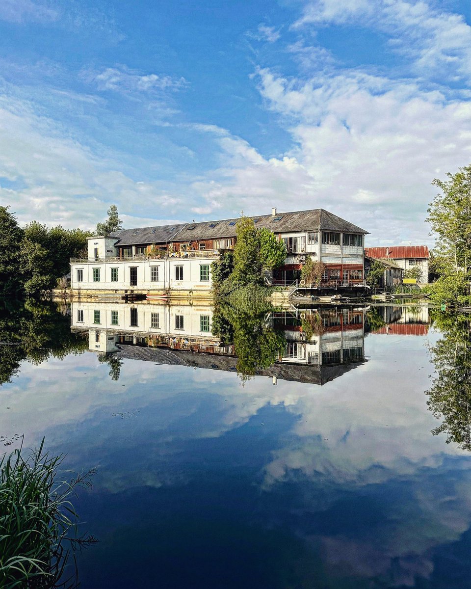#Niort. Comme un bateau sur la Sèvre.