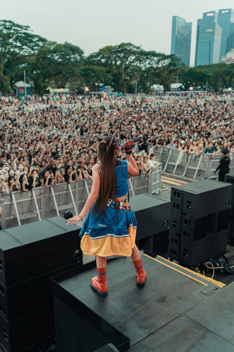 seoulstation_dn's tweet photo. #SeoulStstion : กรี้ดหนักมากกับงาน Formula 1 Singapore Airlines Singapore Grand Prix 2023 ของ #88rising 🥰
.
กับการโชว์กว่า 2 ชม. ของเหล่าศิลปินคนดังมากมาย อาทิ #BIBI #JacksonWang #MILLI #NIKI #SpenceLee #XG ☺️
.
งานนี้แอดก็ไม่พลาดเก็บบรรยากาศมาฝากด้วยจ้าาา 💖
.
#เดลินิวส์ https://t.co/lh5EYhJENb