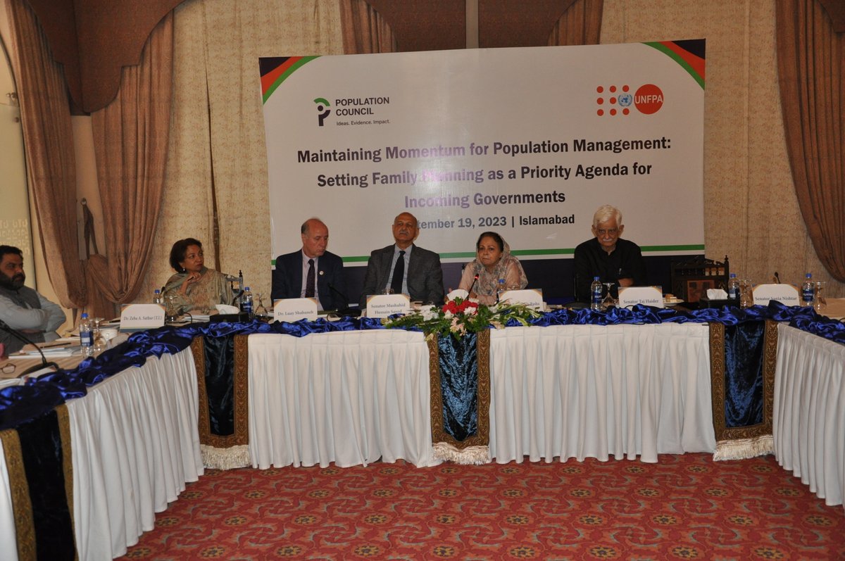 PopCouncilPak's tweet photo. Acknowledging critical link between population welfare &amp; economic development, Dr. Aisha Ghaus Pasha, former State Minister for Finance, emphasized the necessity of integrating rapid pop growth with economic strategies to steer Pakistan out of its current economic challenges https://t.co/p1XOdKOvb7
