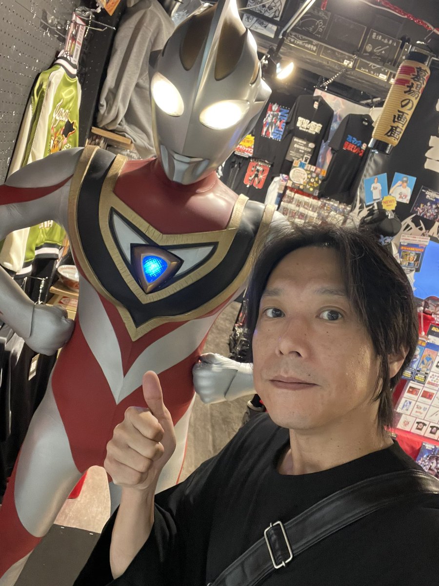 takeshiyoshioka's tweet photo. 来た‼️買った‼️
ガイア今日までありがとう👊✨✨✨

明日から、アグル頼んだぞ‼️✨✨✨

#墓場の画廊 https://t.co/WOlxFtqSuq