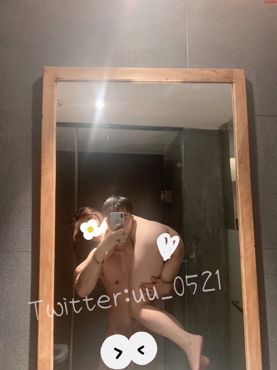uu_0521's tweet photo. 說好洗澡會很安分的 
怎麼突然把我扛在肩上
不得不說浴室真的很方便
結束後可以馬上洗澡而且不會弄濕床單

真心覺得我被你們當玩具🫠
算了我要去滑我的IG了 
#羨慕的愛心加轉推 
#嫉妒的愛心轉推底下留言告訴我 https://t.co/7wKkWKzbdc