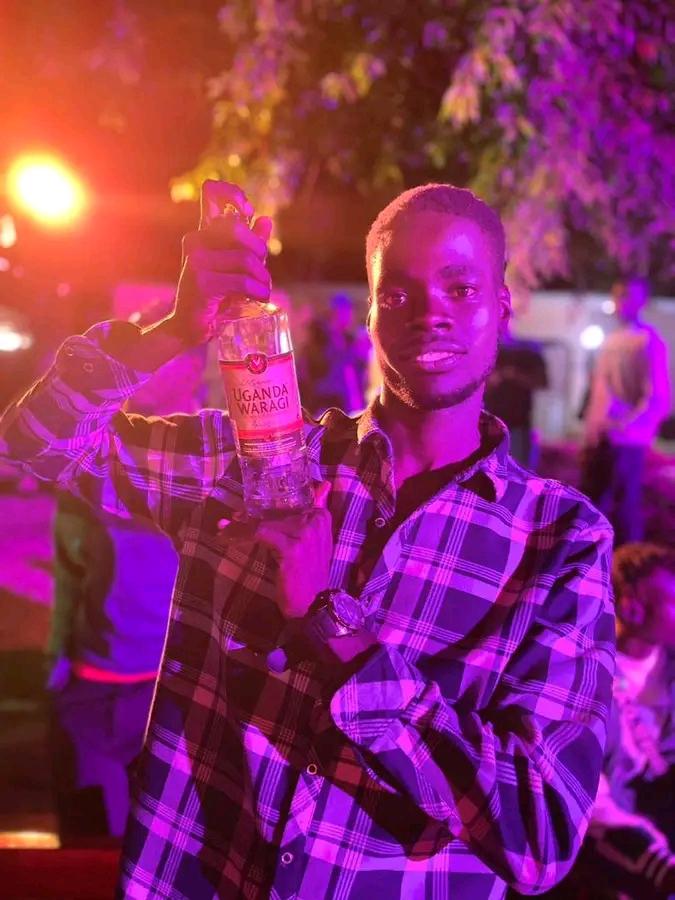 Moshug2561's tweet photo. Happiness & Good Energy Is Contagious! Why Not Escape To A Happy Place?💪😇
MeatAndGrooveBrunch happening At Murphy's lounge OPP Gulu Independence hospital Gulu
#WhyNotEscape
#MeatAndGrooveBrunch https://t.co/tRR6IQwIPd