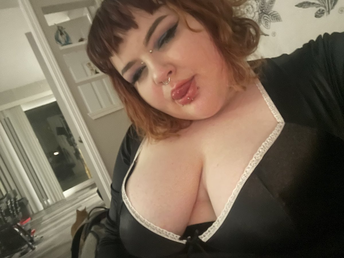 maxiepilled's tweet photo. Boobies https://t.co/zITHiSy8em