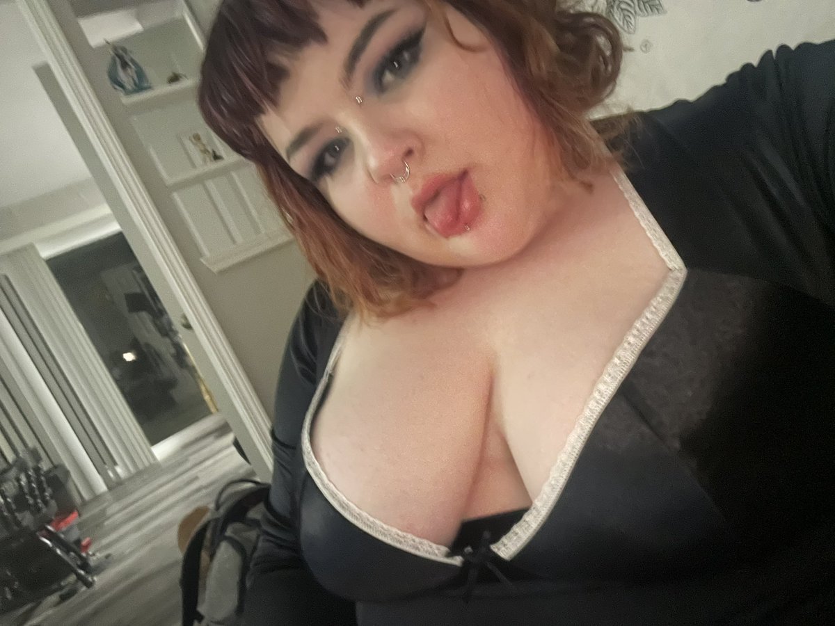 maxiepilled's tweet photo. Boobies https://t.co/zITHiSy8em
