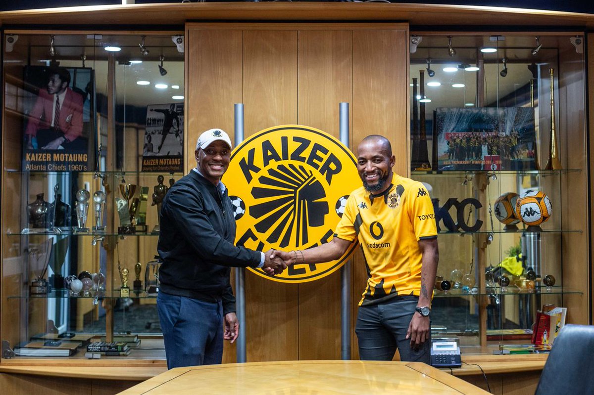 KaizerChiefs's tweet photo. ‘Ox’, as the 29-year-old Bafana international is known, has penned a three-year deal with the Naturena-based outfit that runs until June 2026.

#Amakhosi4Life https://t.co/qLLqv4pcYX