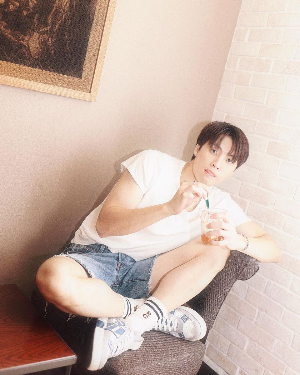 4MEANfc's tweet photo. Mean IG Update: 21.09.2023
IG: @ m34nismind 

อ่ะ ป้อน !

#MeanPhiravich 
#MeanTro https://t.co/VLYTcNiAfa