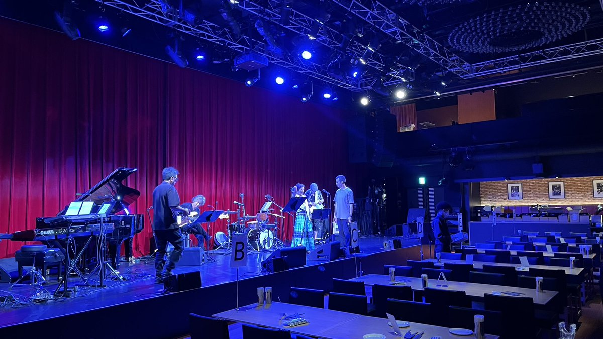 9/2 山ノ内洋子先輩に誘って頂き横浜医師会パーティーでのパフォーマンスでした。久々のビルボード横浜、素敵な会場です。