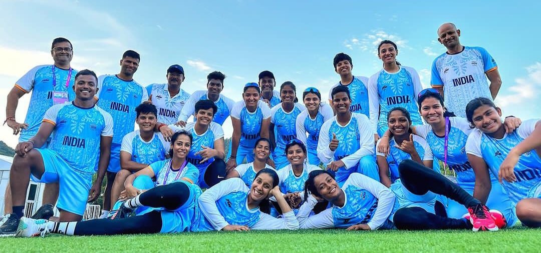 ManpalSuthar1's tweet image. Congratulations chhoriyo 

India qualified for the Semi-final of the Asian Games in Cricket. 

- Go for the Gold.....🇮🇳