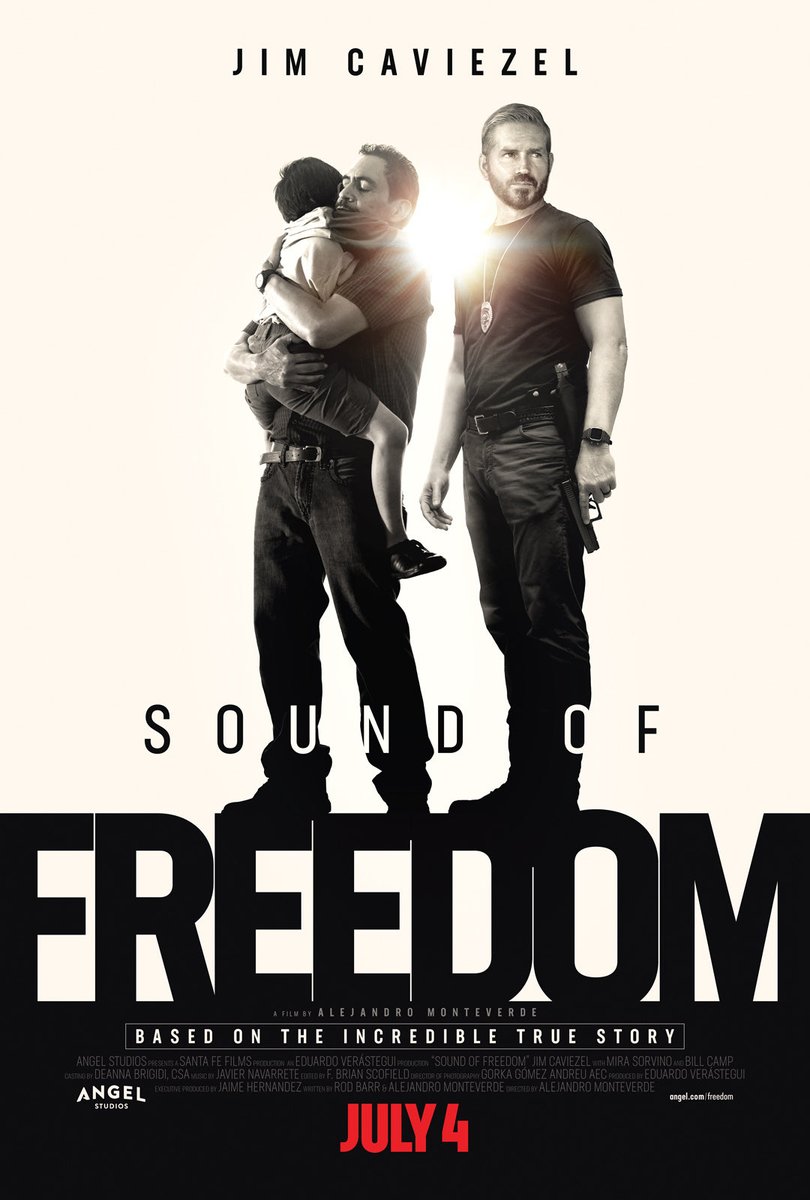 Polificcion's tweet photo. Sound of Freedom. 
La vi recién anoche. 

Podría intentar algún análisis cinematográfico, pero siento que es secundario frente a lo estremecedora que es la historia. De principio a fin, pone a prueba la capacidad de la audiencia para resistir la realidad que presenta. 

Esta es una película que milita. Que denuncia. Que pretende tumbarte los cimientos para que reacciones. Y a criterio de este servidor, lo consigue. 

No comprendo la feroz crítica que ha recibido de algunos sectores de la sociedad: que el productor es “anti derechos” que “es católico” que es de “extrema derecha�� y mil pendejadas más. Vaya tonterías. 

Si la historia tiene su base en hechos reales y denuncia una tragedia como el tráfico de niños, la verdad es que mientras mayor su audiencia, mayor conciencia. Y mientras mayor conciencia, mejor. 

La recomiendo, aunque duela. Porque amigos, va a doler.