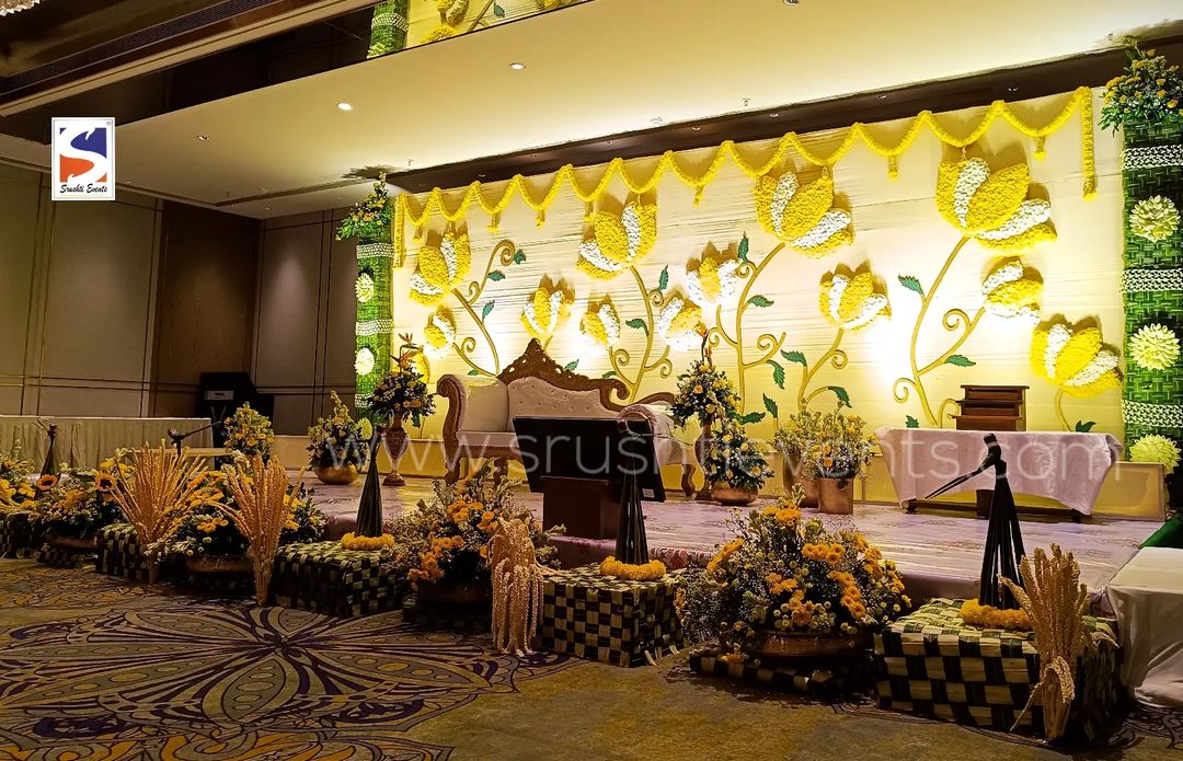 srushtiwedding's tweet photo. Srushti Events &amp; Weddings #Best wedding planners in AP #www.srushtiweddings.com #100% personalized Events #hassle free planning #Mandap &amp; stage decoration #outdoor decor #Sangeeth #Engagement #Reception #Mehendi #Haldi #Destination Wedding #Srushtiweddings #Jay Sankar #8008333393 https://t.co/BuFsLxy53P