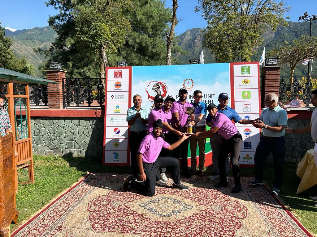 OilIndiaLimited's tweet photo. #OilIndiaLimited wins the 44th #InterUnit PSPB #Golf Championship held at #Srinagar from 16th-19th Sep 2023.
Team OIL was represented by Sukhman Singh , Harimohan Singh , Shaurya Bhattacharya, Anant Ahlawat and Vinamra Anand
Sh. Shaurya Bhattacharya was adjudged Best Golfer. https://t.co/KeKqcyOPUo