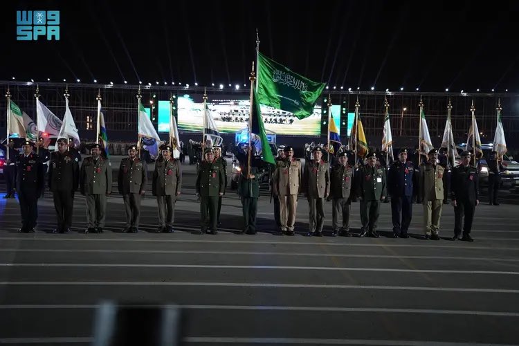 SaudiNews50's tweet photo. الفعاليات تنطلق من الخميس 21 سبتمبر وحتى الأحد 24 سبتمبر..

قادة القطاعات الأمنية تشهد الاستعدادات النهائية لفعاليات وزارة الداخلية بمناسبة اليوم الوطني 93 "عز الوطن 2" وذلك في ميدان السلايل بواجهة روشن في الرياض.

- https://t.co/my7pidslzE